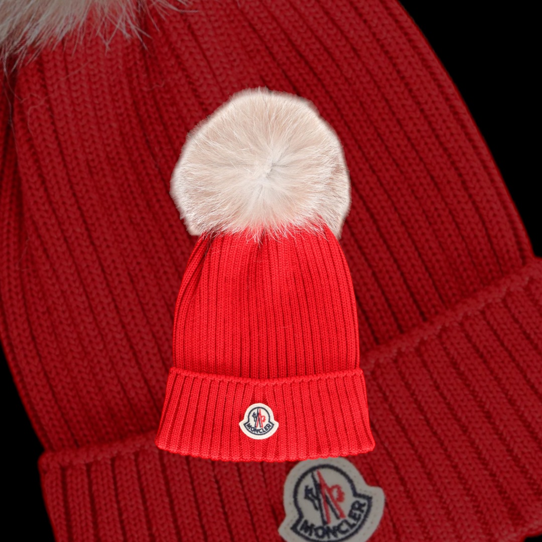 Pom Pom hat & scarf set